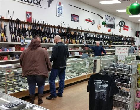 Judge dismisses city of Chicago's lawsuit against Indiana gun store over straw gun sales
